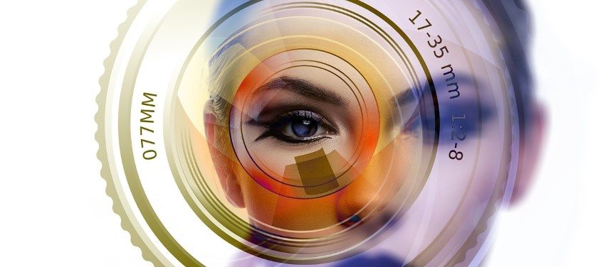 Gesicht und Fotolinse